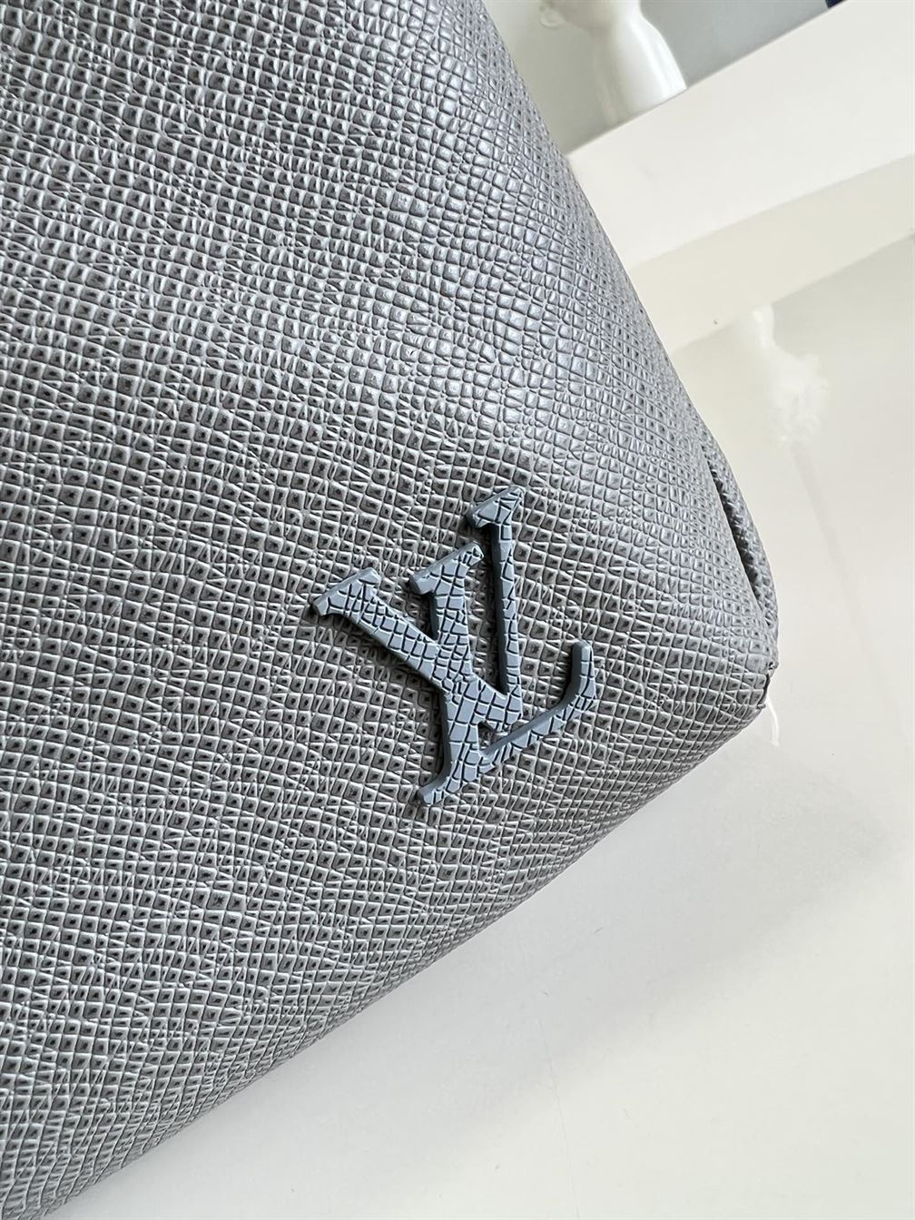 Avenue Sling Bag Glacier Taiga cowhide leather - LB024