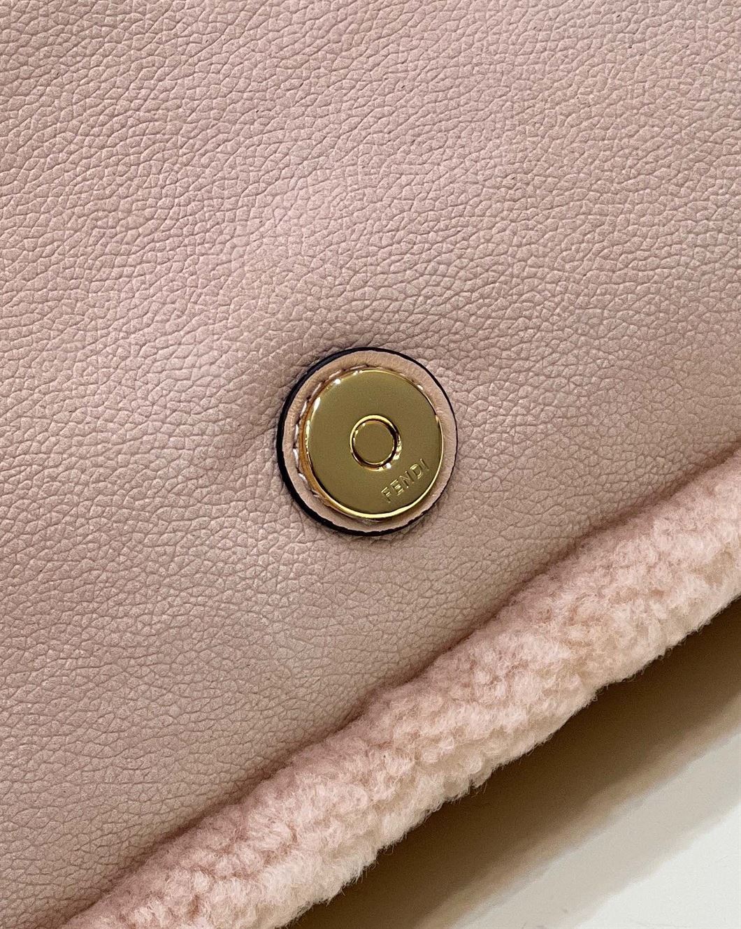 Baguette Pale pink sheepskin bag - FB024