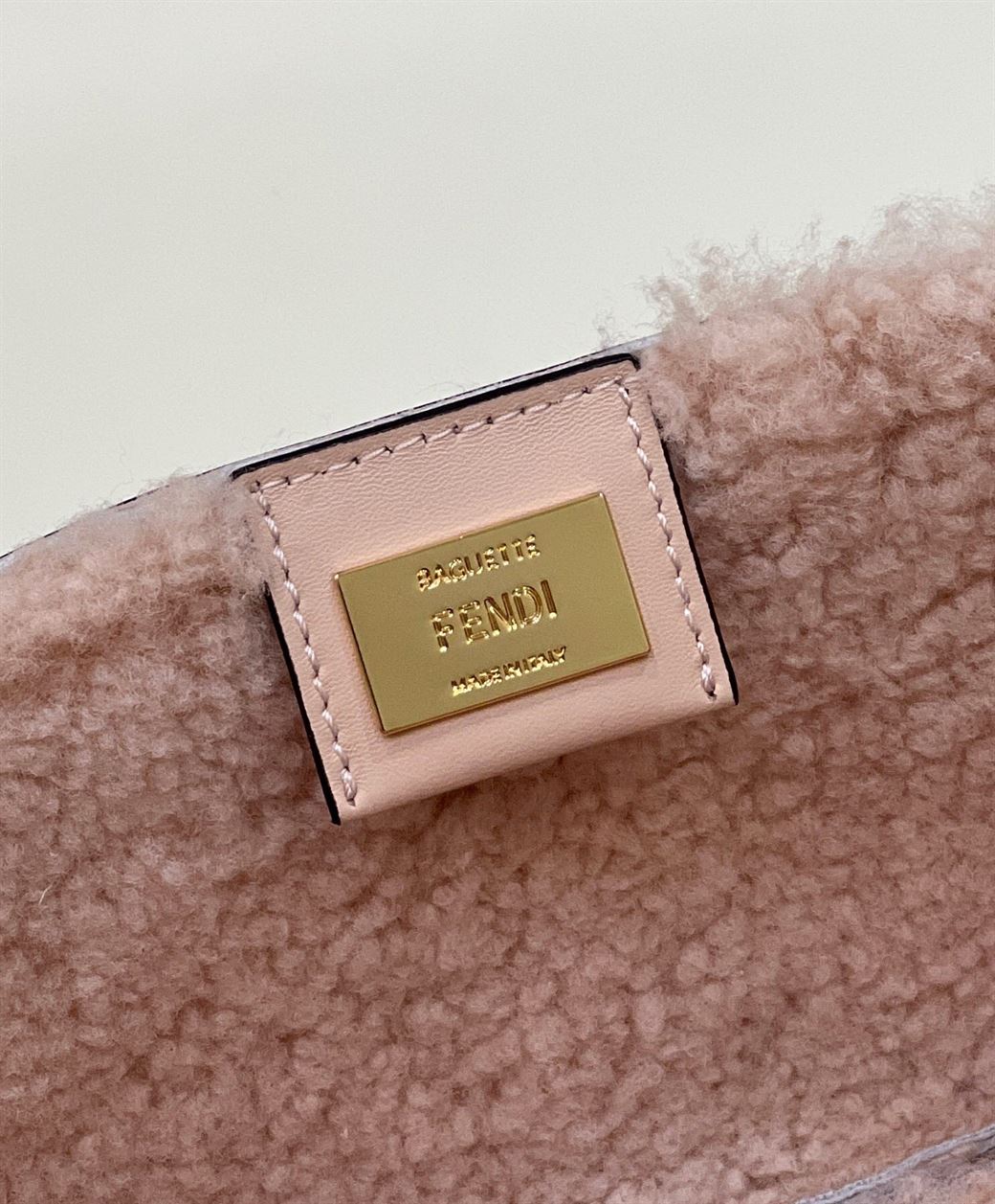 Baguette Pale pink sheepskin bag - FB024