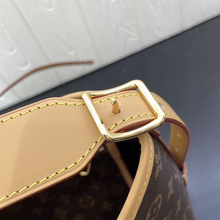 CarryAll PM handbag Monogram canvas - LB007