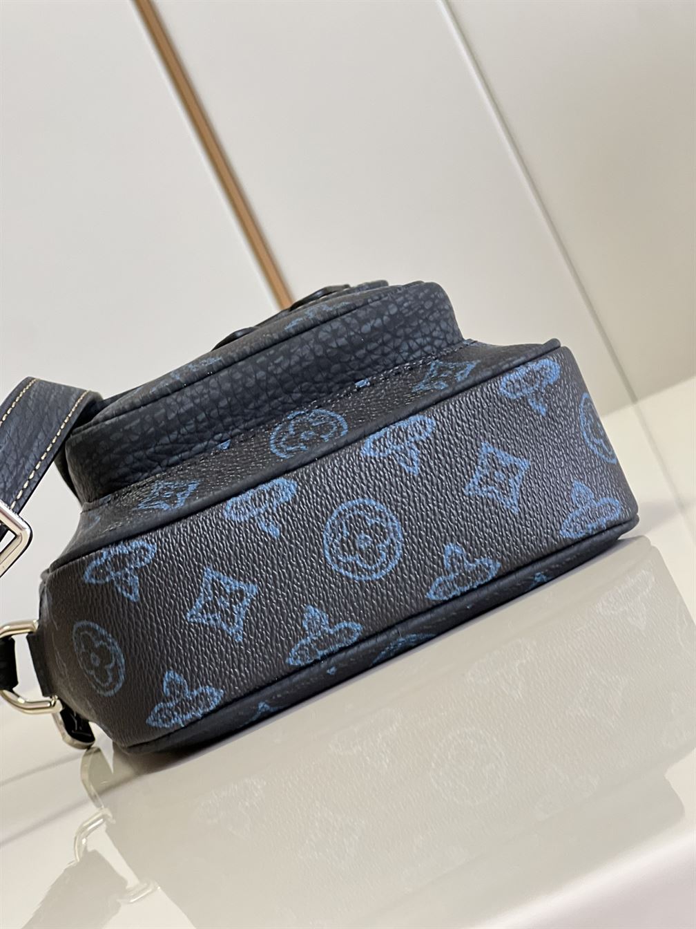 Christopher Wearable Wallet Blue Monogram coated canvas - LB022