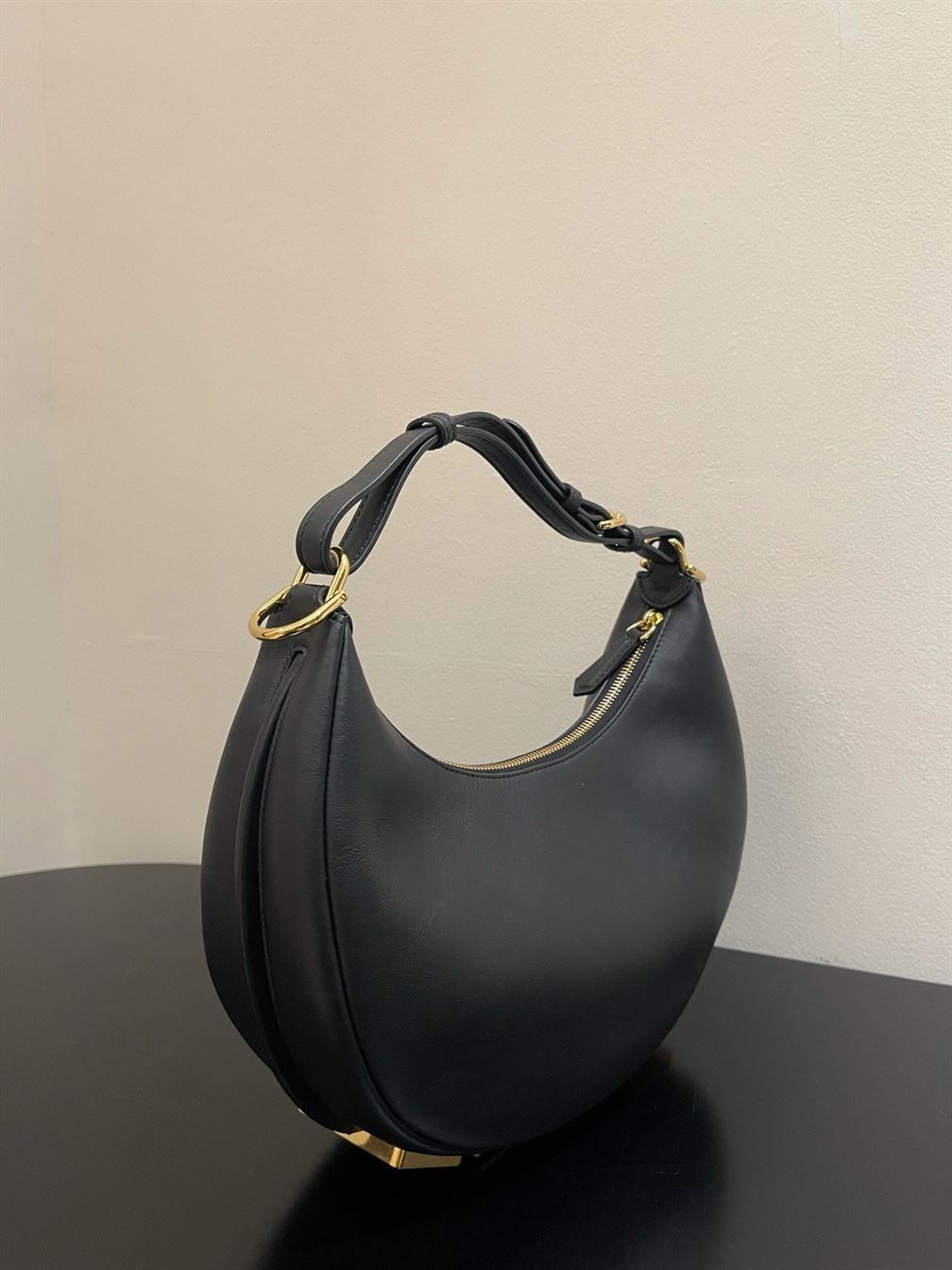 Fendigraphy Small Black leather bag - FB011