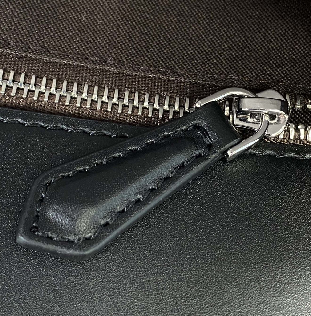 Flat Baguette Black leather bag - FB036