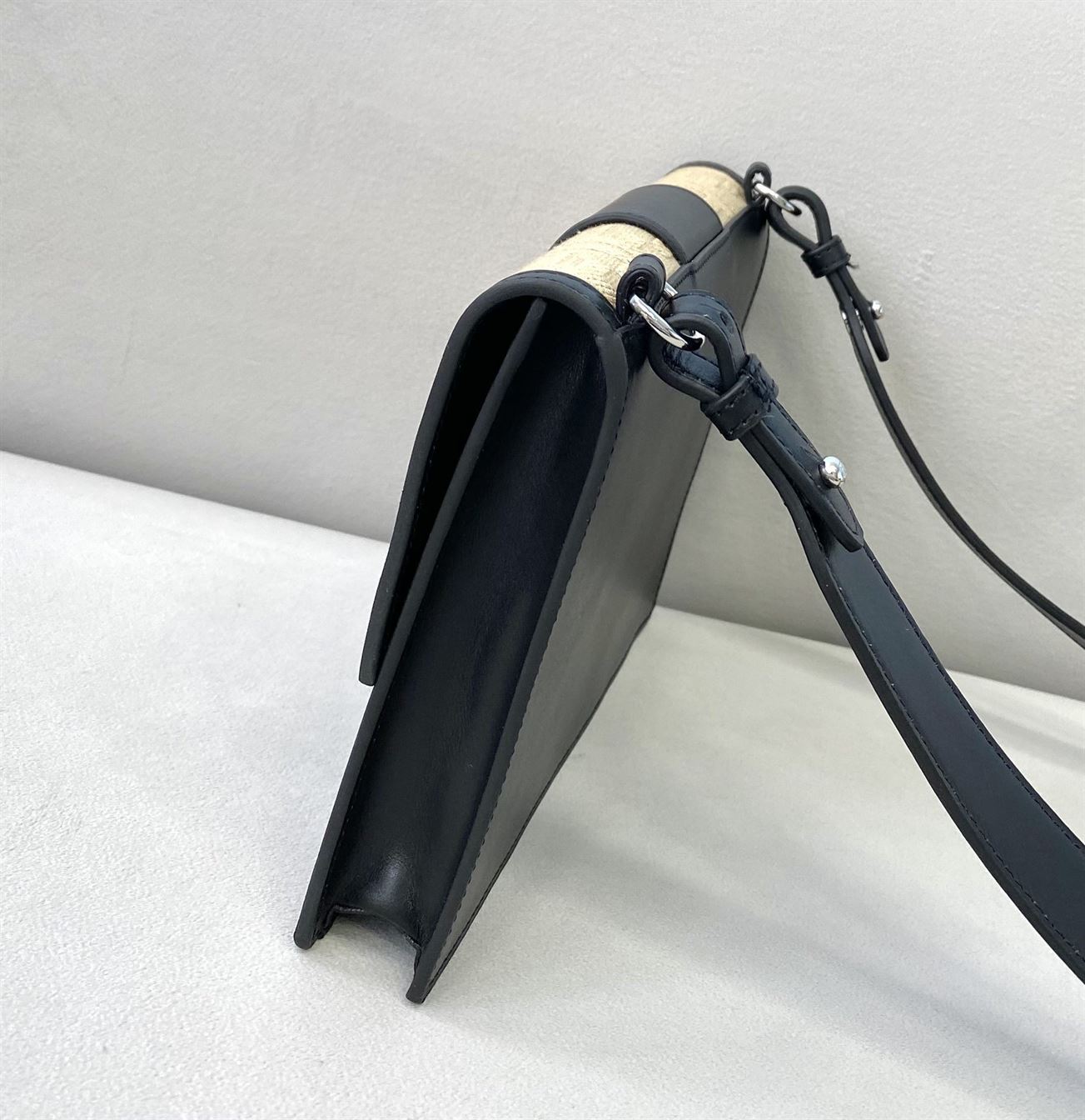 Flat Baguette Black leather bag - FB036