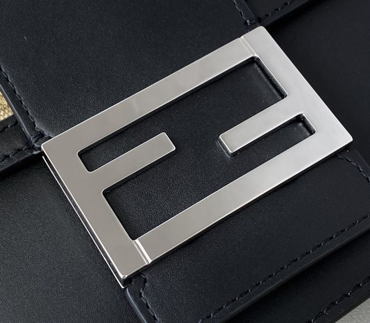 Flat Baguette Black leather bag - FB036