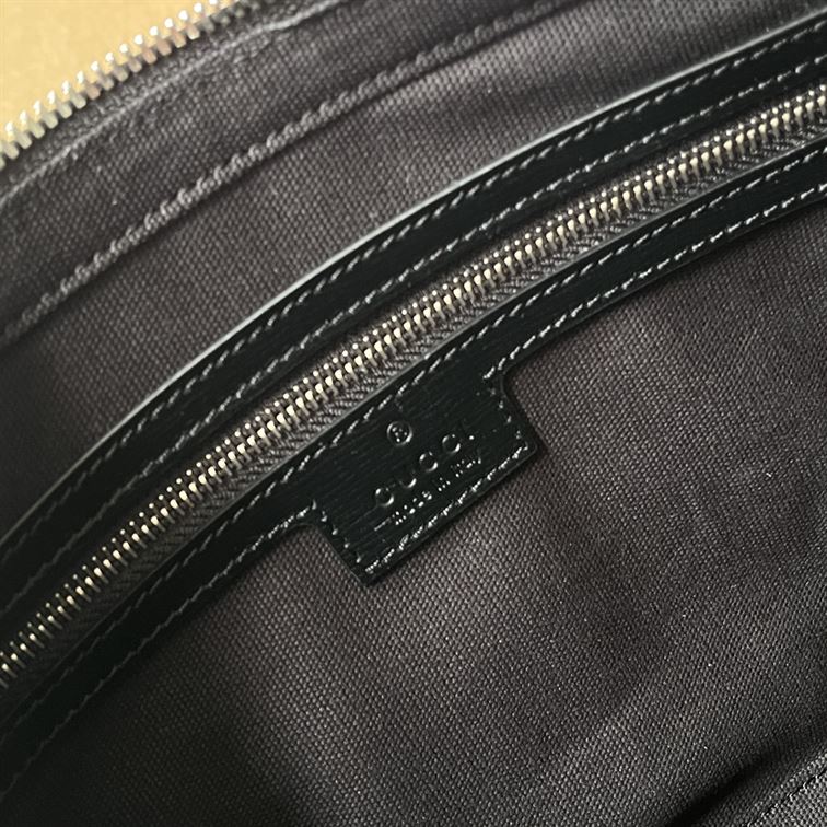 Shoulder bag with Interlocking G - GB022