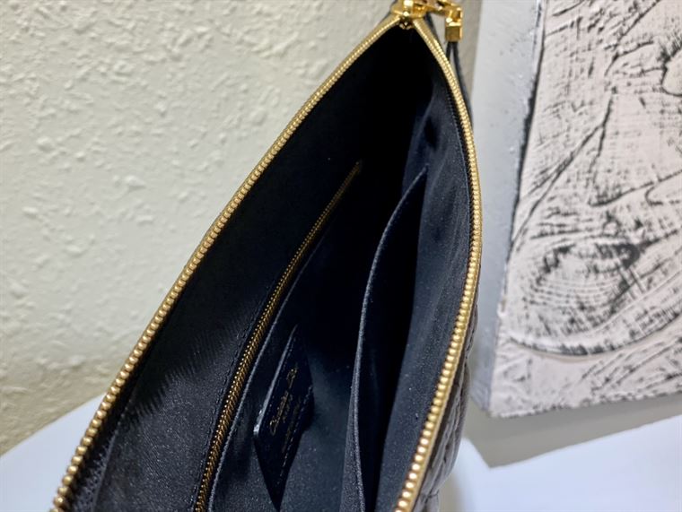Lagre Dior Caro Daily pouch Black Calfskin - DB010