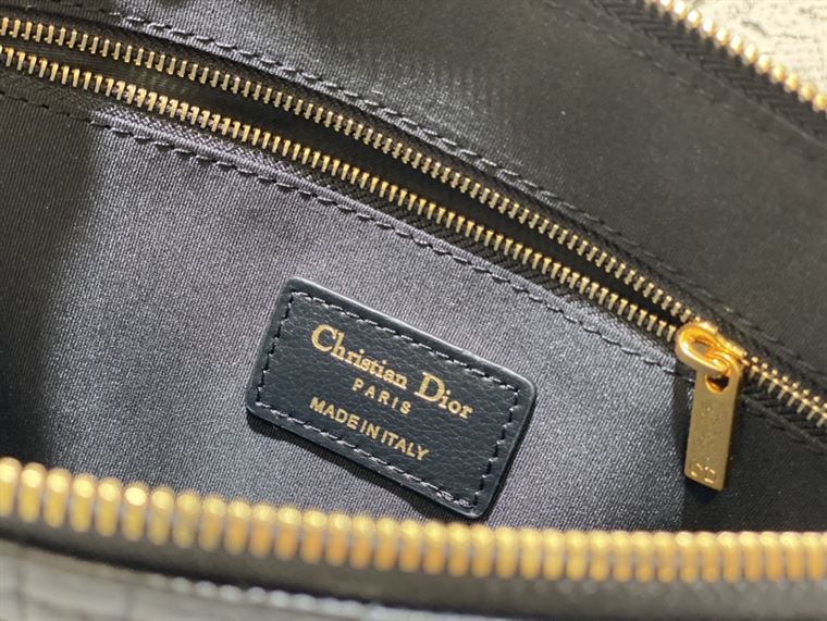 Lagre Dior Caro Daily pouch Black Calfskin - DB010