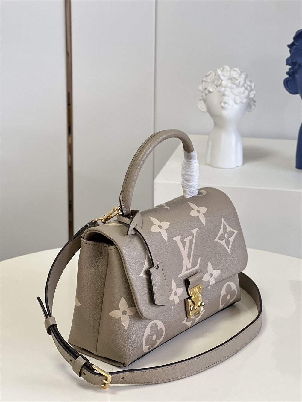 Louis Vuitton Madeleine MM handbag Dove Gray Crème Beige - LB015