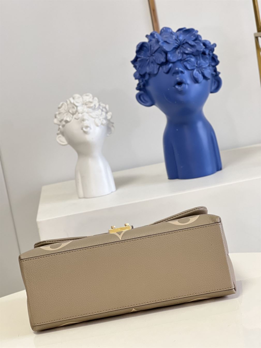 Louis Vuitton Madeleine MM handbag Dove Gray Crème Beige - LB015