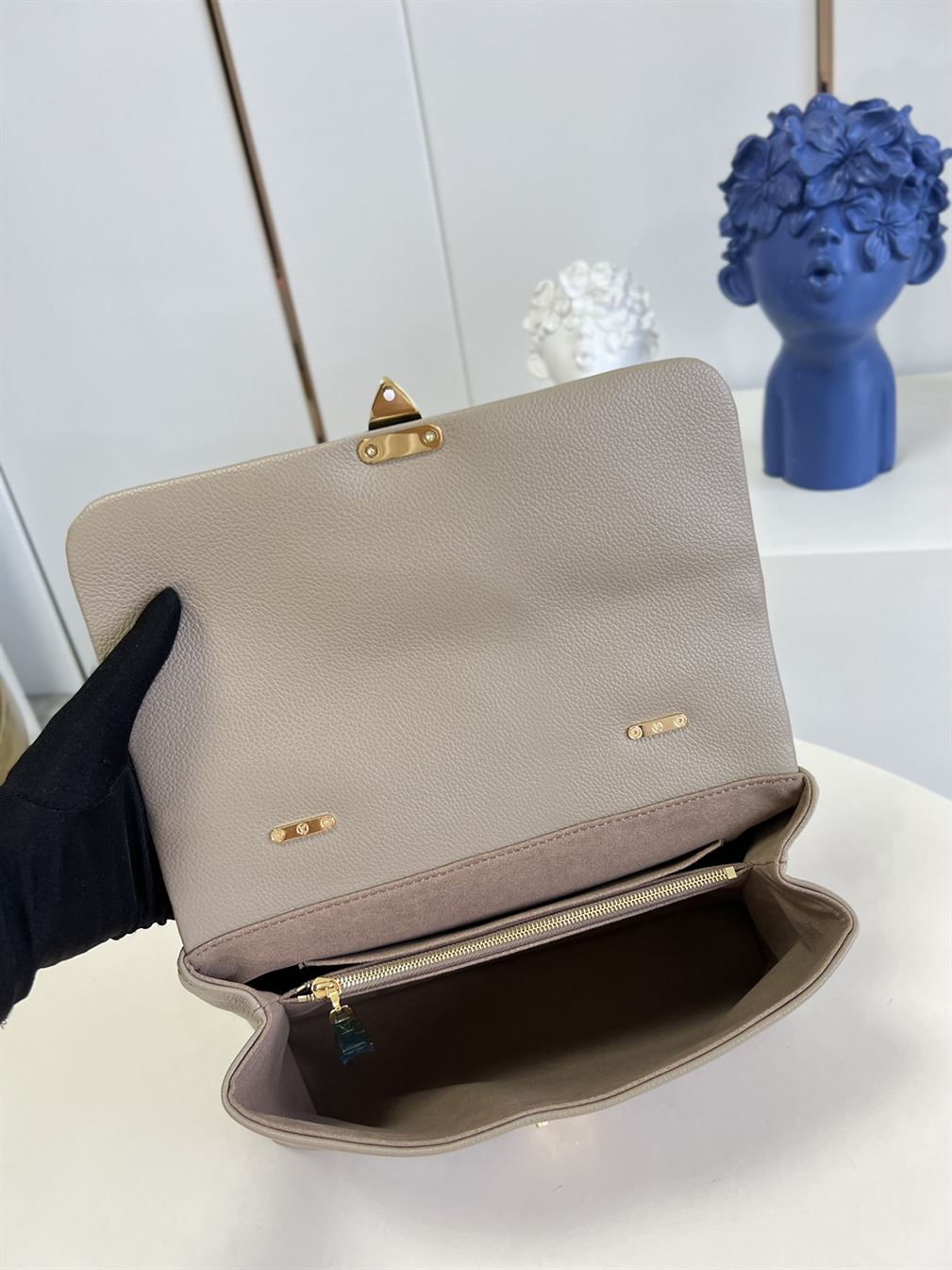 Louis Vuitton Madeleine MM handbag Dove Gray Crème Beige - LB015