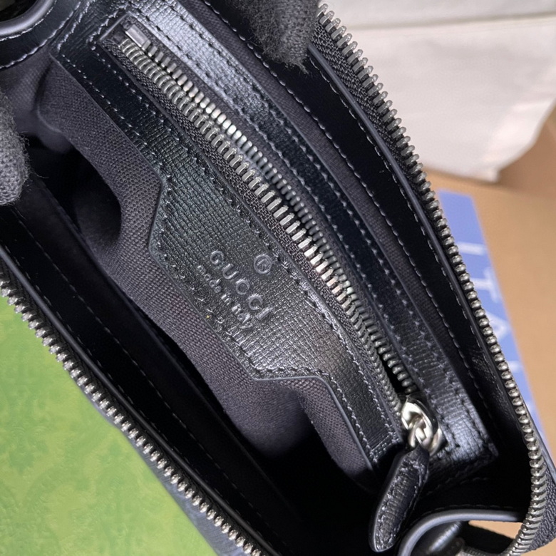 Messenger bag with Interlocking Black GG Supreme canvas - GB035