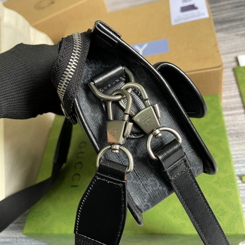 Messenger bag with Interlocking Black GG Supreme canvas - GB035