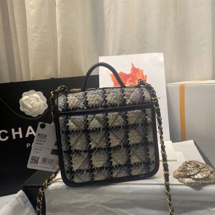 Small Flap Bag with top Handle Ecru, Grey, Beige & Black - CB018