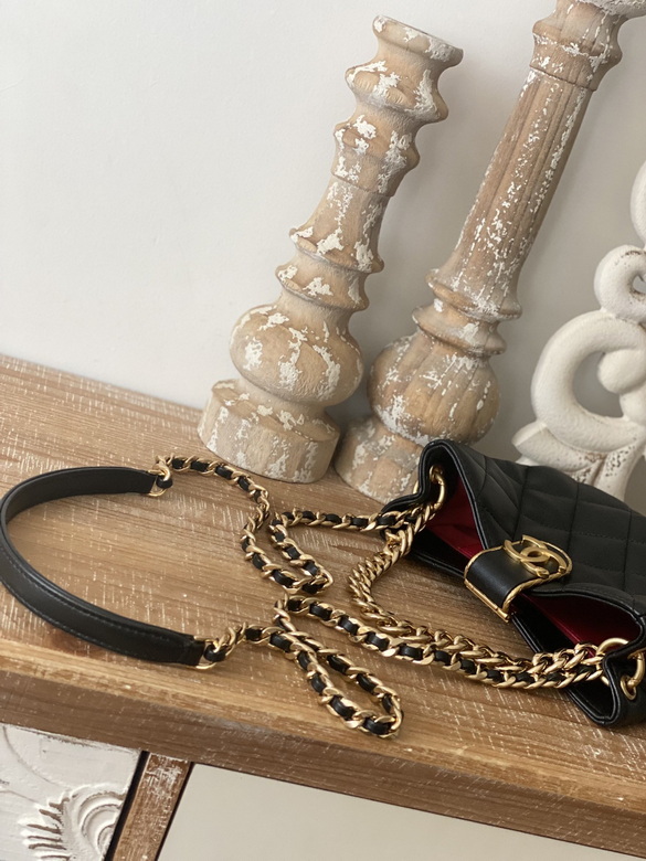 Small Hobo Bag Lambskin & Gold-Tone Metal Black - CB019