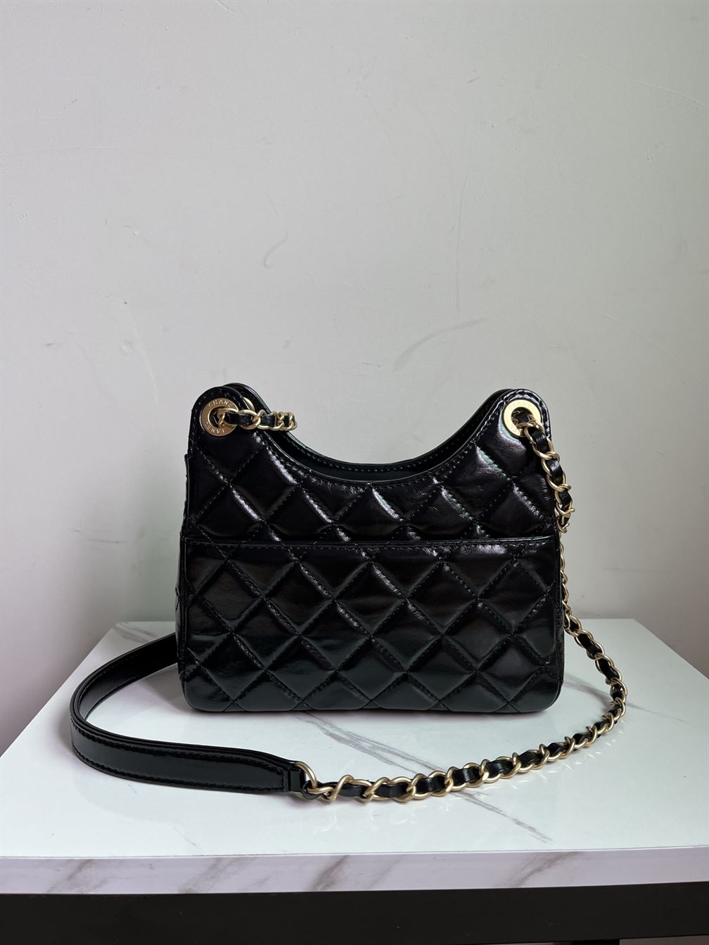 Small Hobo Bag Shiny Crumpled Calfskin & Gold-Tone Metal Black - CB014