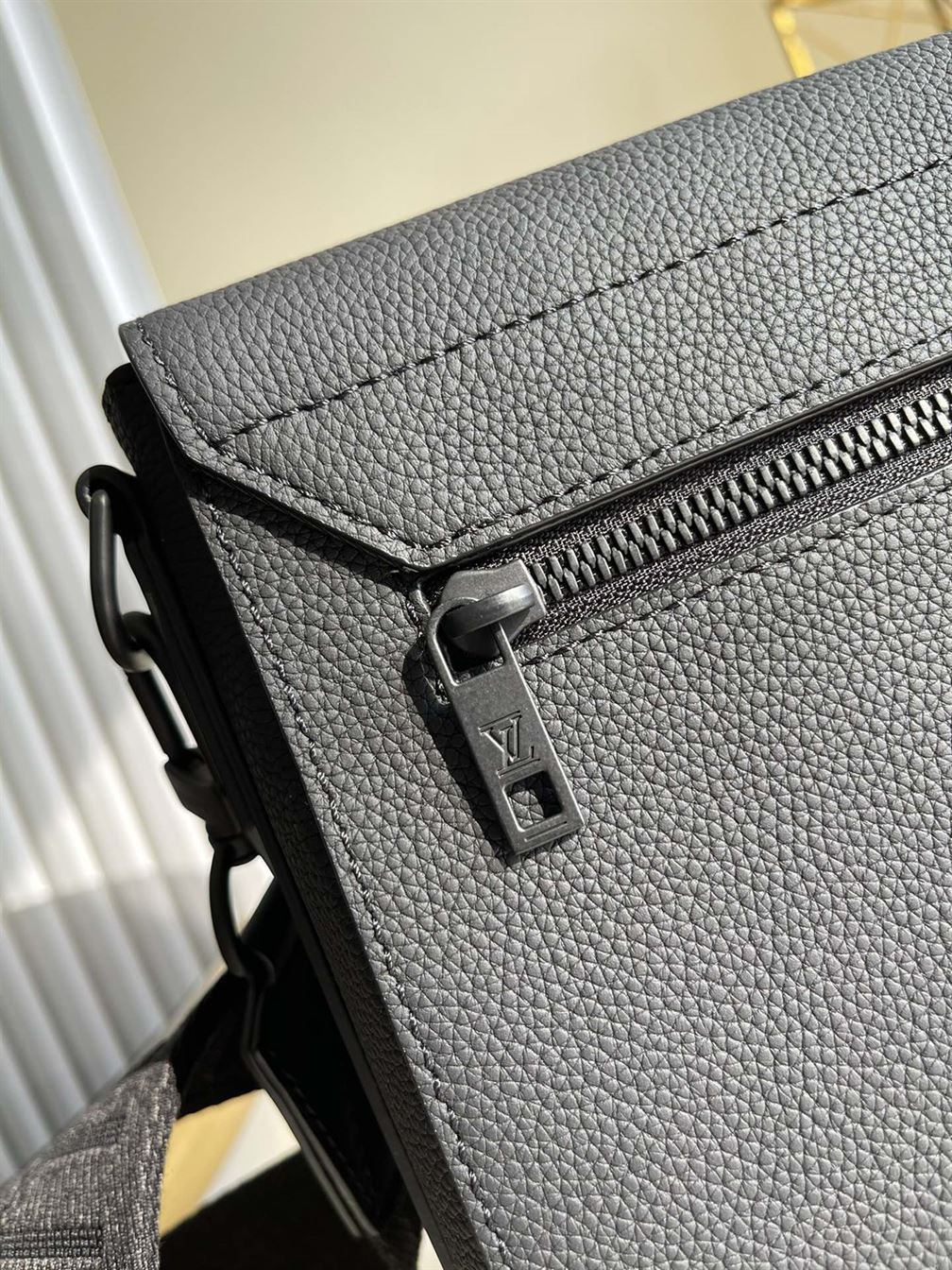Takeoff Aerogram Messenger Bag Black - LB031