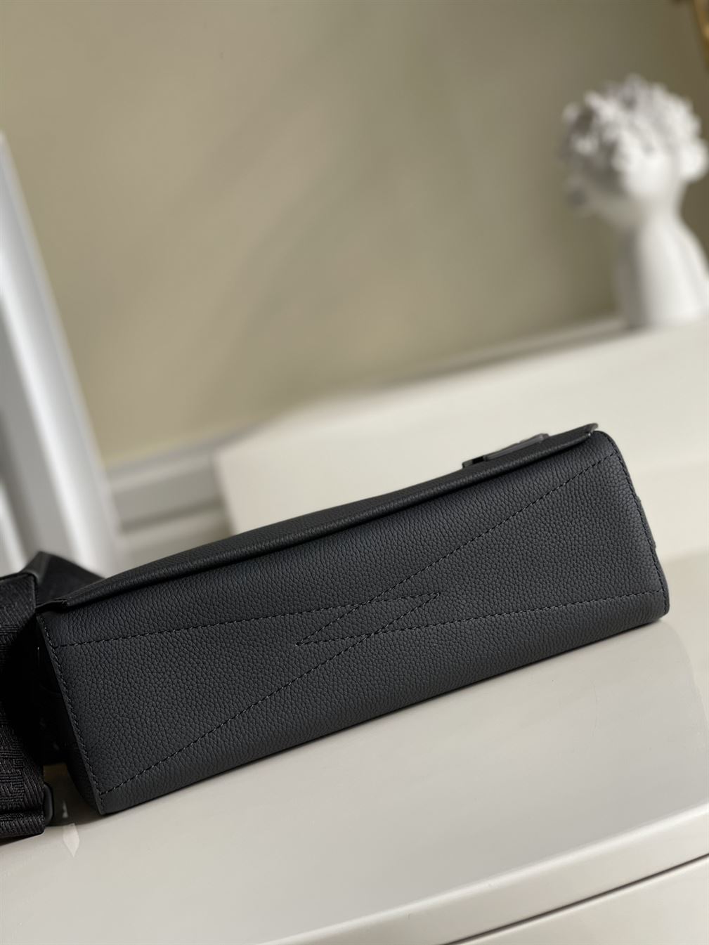 Takeoff Aerogram Messenger Bag Black - LB031