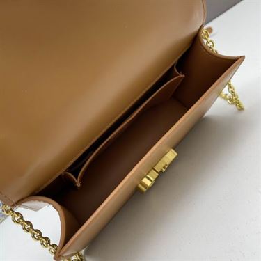 30 Montaigne East-West bag with chain Hazelnut Calfskin - DB038