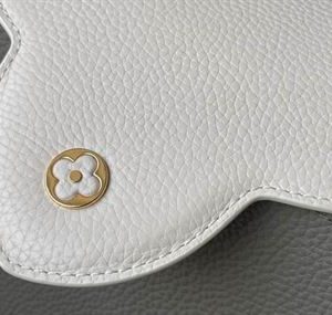 Capucines MM handbag Steeple Gray Greige Taurillon leather - LB039