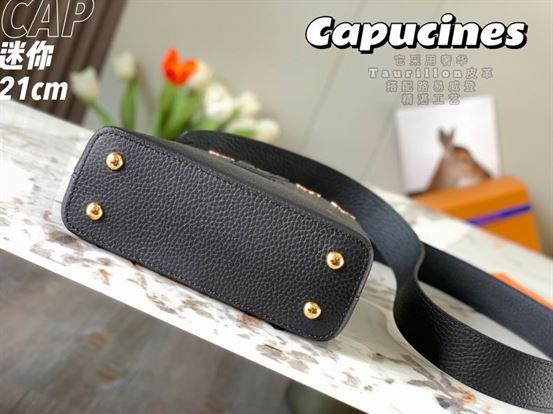 Capucines Mini handbag Black Taurillon leather Monogram Flowers - LB037