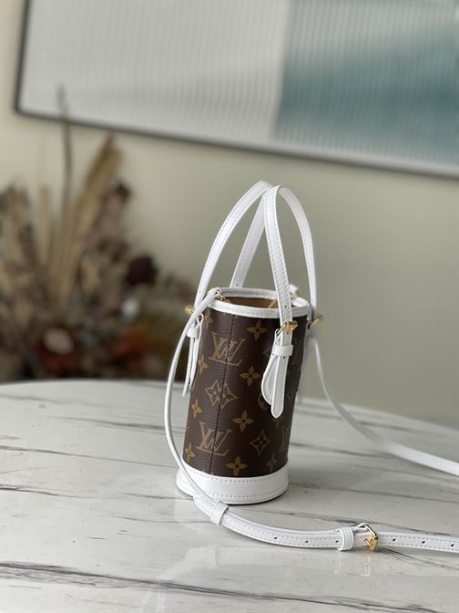 Nano Bucket White Monogram coated canvas - LB050