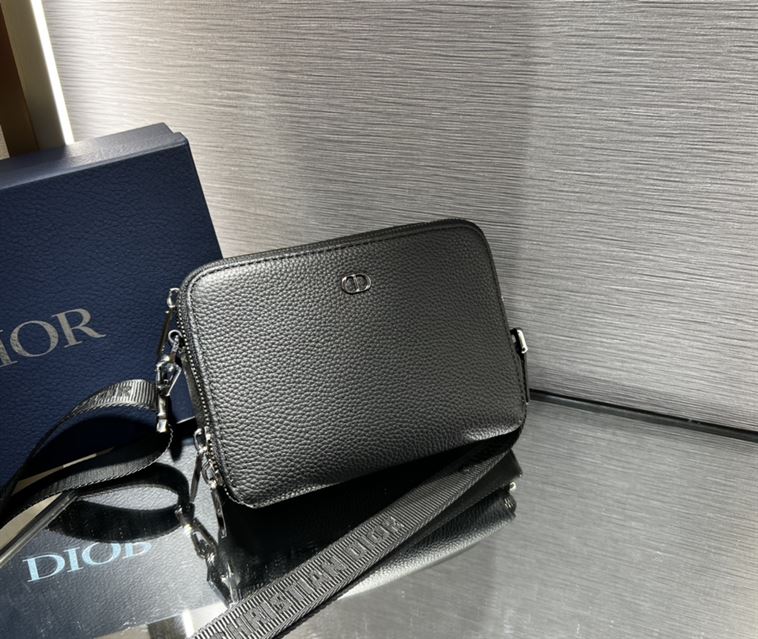 Pouch with shoulder strap Black Grained Calfskin with ‘CD Icon’ Signature - DB050