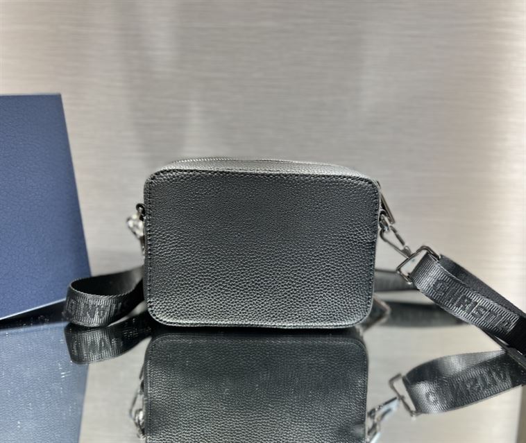 Pouch with shoulder strap Black Grained Calfskin with ‘CD Icon’ Signature - DB050