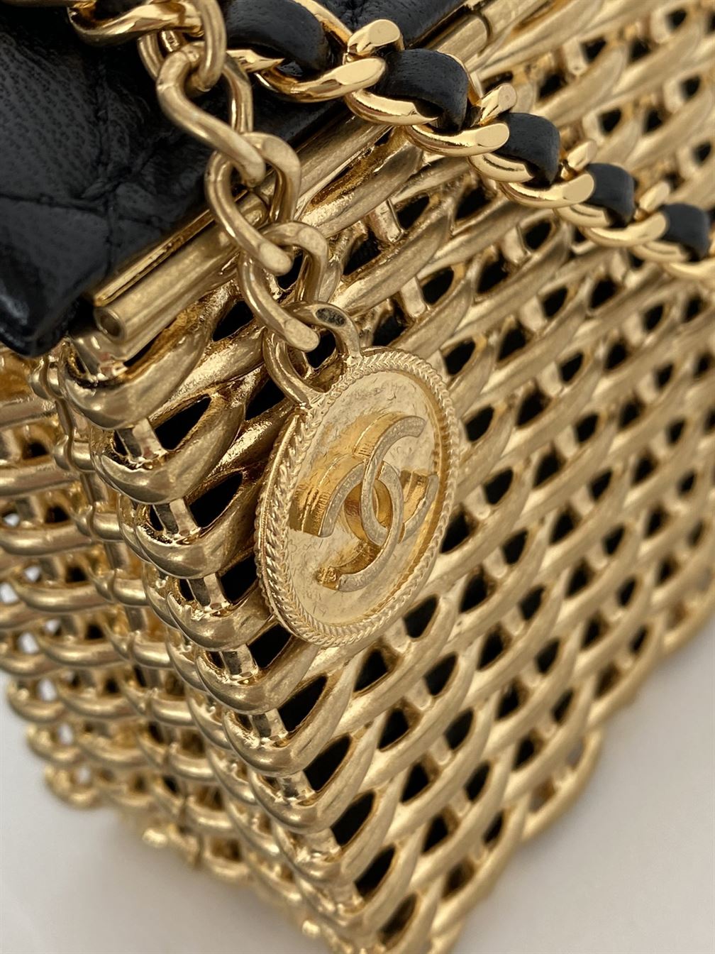 Small Evening Bag Lambskin & Gold Metal Black & Gold - CB022