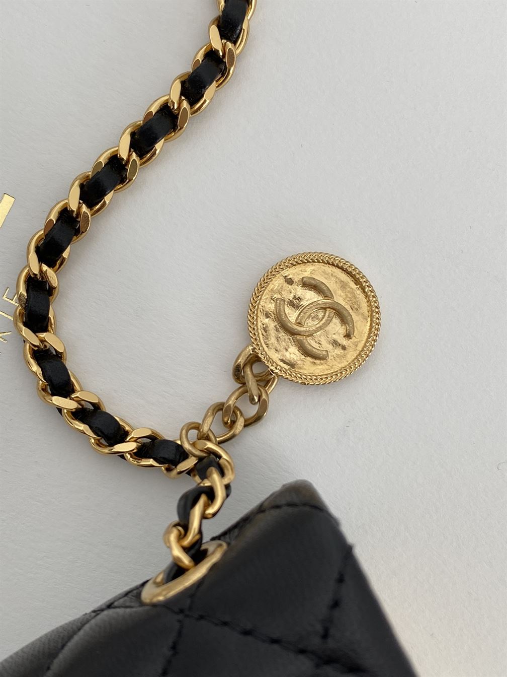 Small Evening Bag Lambskin & Gold Metal Black & Gold - CB022