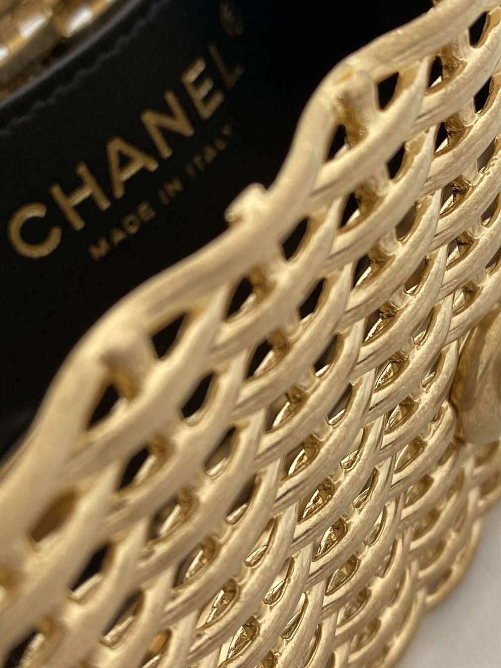 Small Evening Bag Lambskin & Gold Metal Black & Gold - CB022