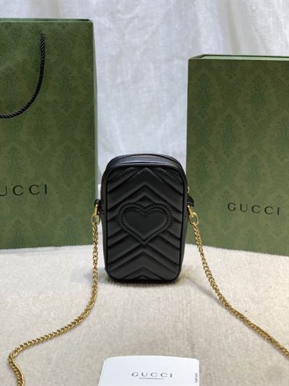 GG Marmont mini bag Black matelassé chevron leather - GB159