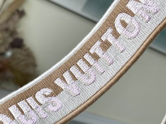 Louis Vuitton Alma BB Rose Nacre Epi grained leather - LB085