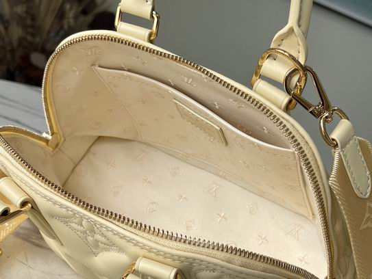 Louis Vuitton Alma BB Banana Yellow Quilted embroidered smooth calf leather - LB079