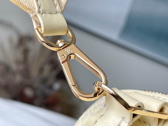 Louis Vuitton Alma BB Banana Yellow Quilted embroidered smooth calf leather - LB079