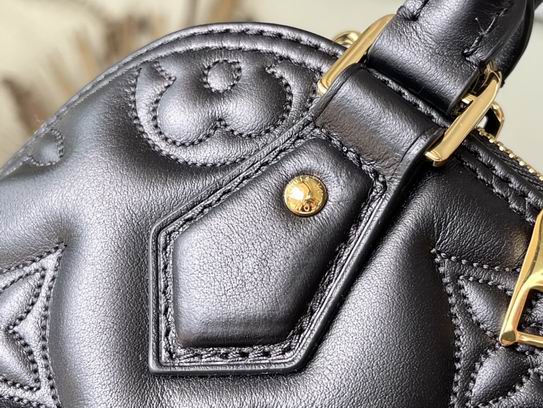 Louis Vuitton Alma BB Black Quilted embroidered smooth calf leather - LB078
