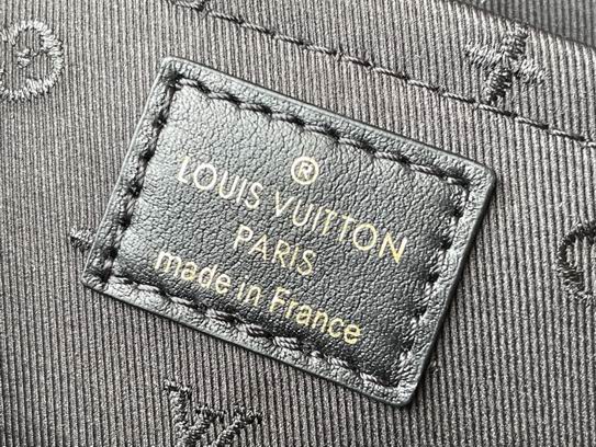 Louis Vuitton Alma BB Black Quilted embroidered smooth calf leather - LB078
