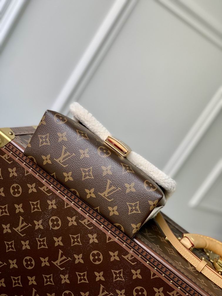 Louis Vuitton Locky BB Monogram canvas shearling - LB073
