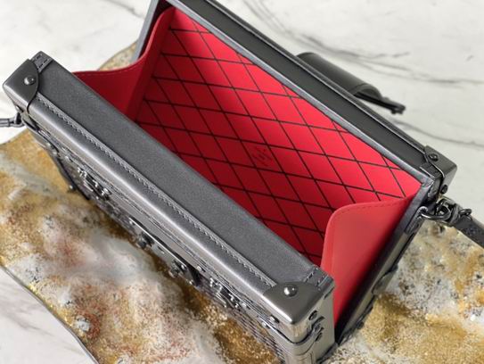 Louis Vuitton Petite Malle Black Red Patent calfskin - LB099