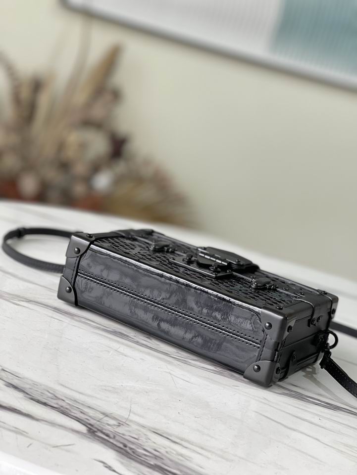 Louis Vuitton Petite Malle Black Red Patent calfskin - LB099