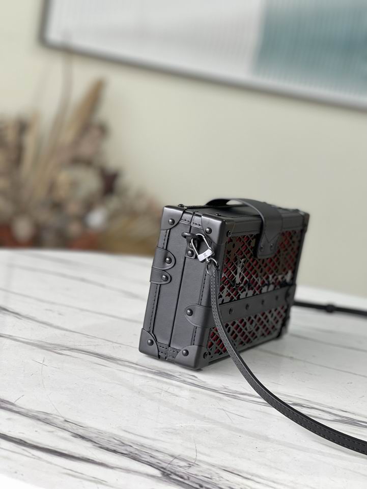 Louis Vuitton Petite Malle Black Red Patent calfskin - LB099