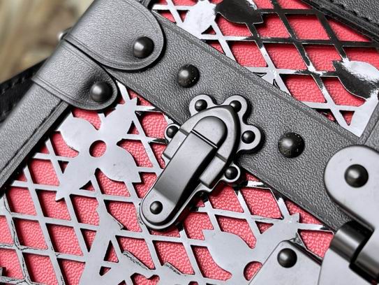 Louis Vuitton Petite Malle Black Red Patent calfskin - LB099