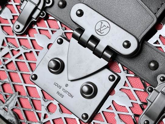 Louis Vuitton Petite Malle Black Red Patent calfskin - LB099