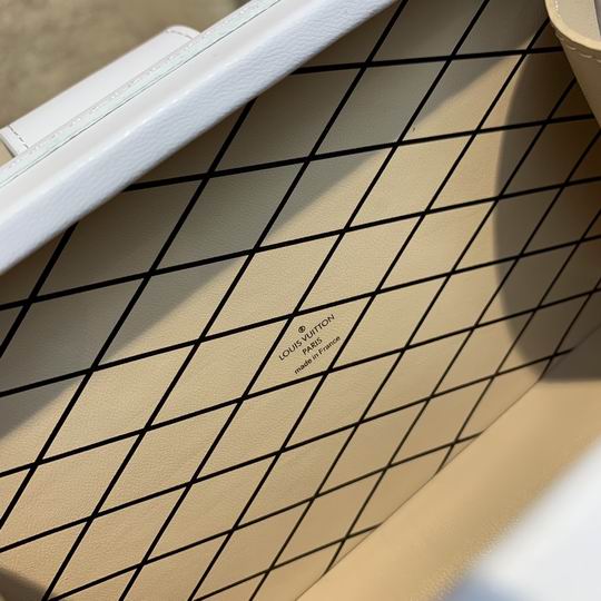 Louis Vuitton Petite Malle White Monogram Calfskin leather - LB100