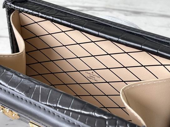 Petite Malle Black Brilliant Alligator leather - LB105