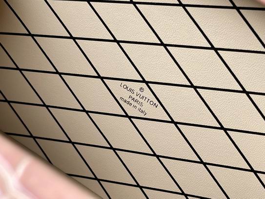 Petite Malle Rose Tourmaline Pink Brilliant Alligator leather - LB104