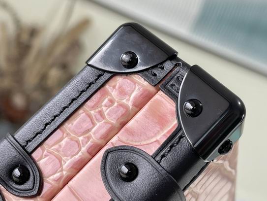 Petite Malle Rose Tourmaline Pink Brilliant Alligator leather - LB104