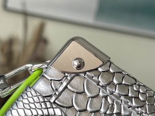 Petite Malle Silver Metallise Froisse Brilliant Alligator leather - LB102