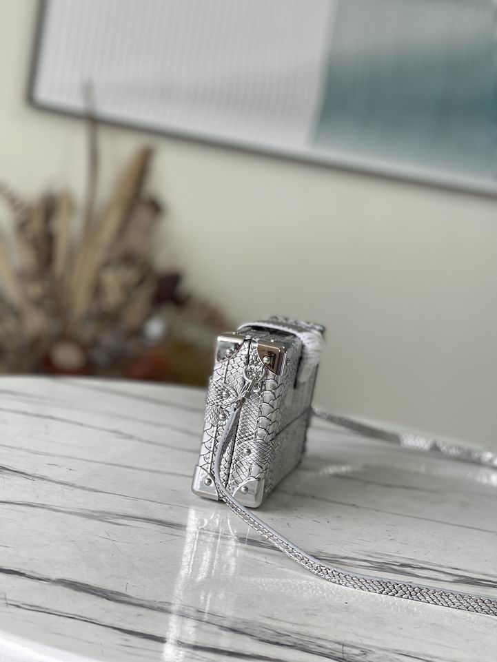 Petite Malle Silver Metallise Froisse Brilliant Alligator leather - LB102