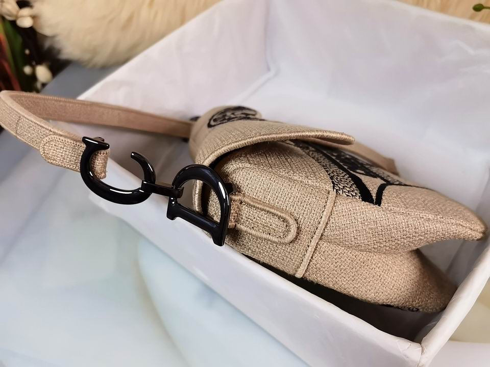 Saddle Bag Beige Jute Canvas Embroidered with Dior Union Motif - DB081